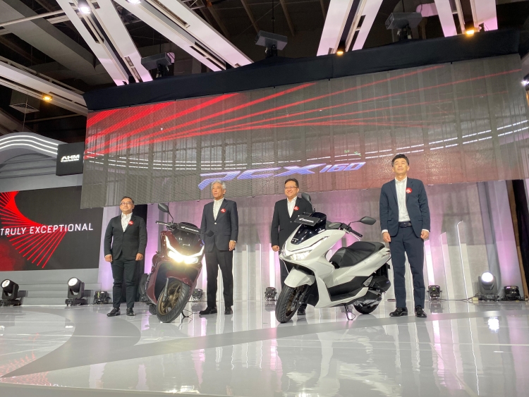 New Honda PCX 160 Resmi Mengaspal di Indonesia, Punya Tampilan dan Teknologi Baru Makin Canggih