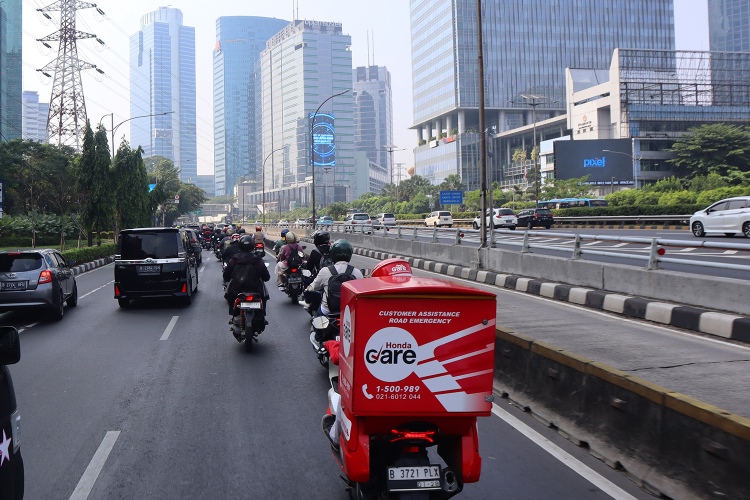 Bikers Wajib Tahu! Simak dan Pahami Etika Klakson Saat di Jalan Raya