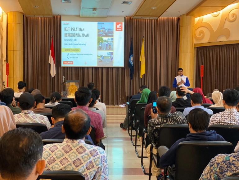 Diikuti Oleh Ribuan Mahasiswa, Honda Gelar Seminar Keselamatan Berkendara Bertema 'Slow Down, Life Up'