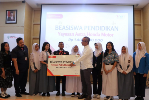 Duta Safety Riding Peroleh Beasiswa Pendidikan Dari Yayasan AHM